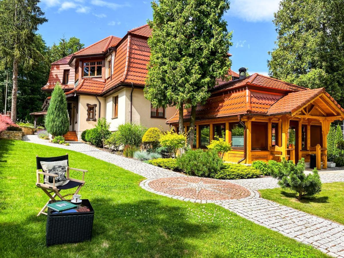 Villa Filmowiec ポラニツァ・ズドゥルイ エクステリア 写真